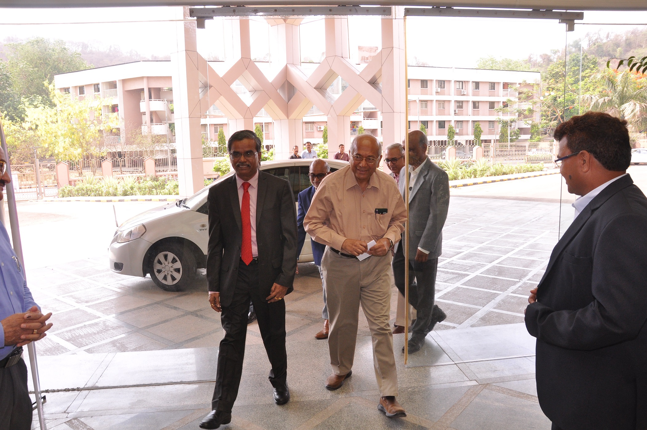Theme meeting on Non-Nuclear Applications of Deuterium / Heavy Water on 30.04.2019 - Welcoming Dignitaries