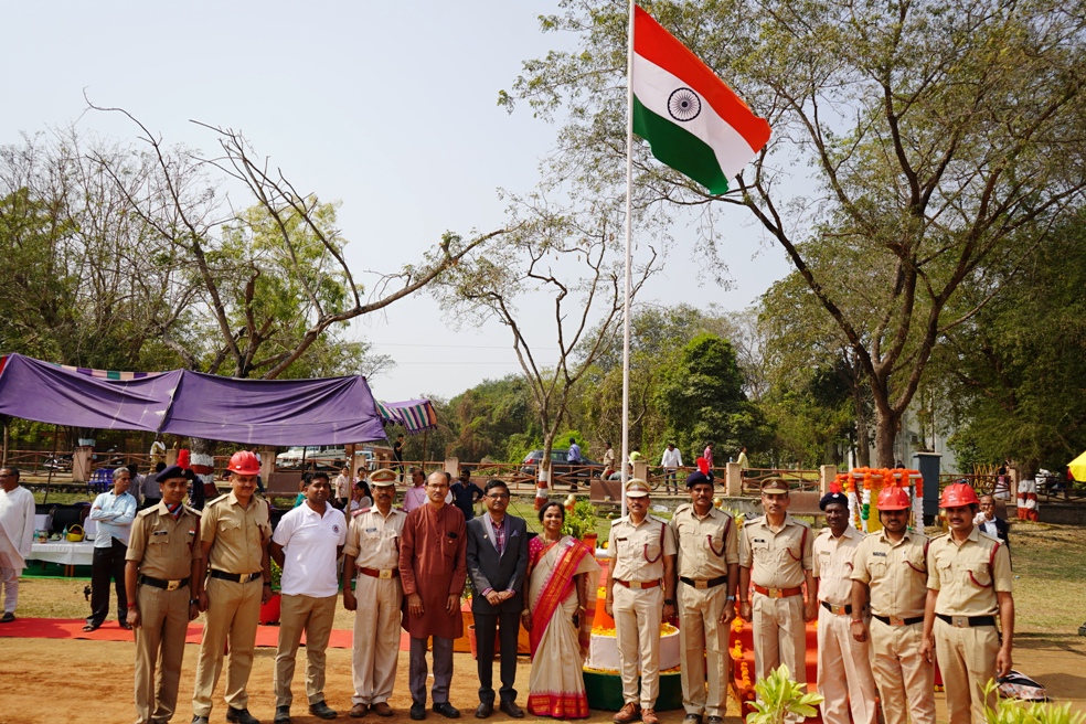 Shri S. Satyakumar, Chief Executive, HWB and Chief Guest of Republic Day 2026 function on 26/1/2026 at HWP, Manuguru