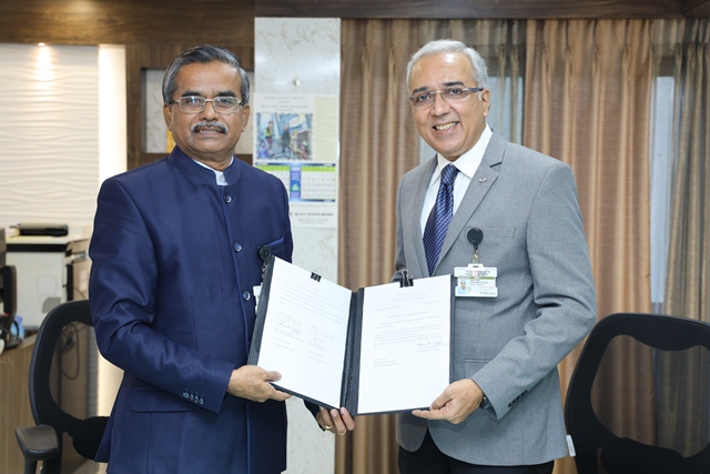 Farewell to Dr. U. Kamachi Mudali & taking over of charge as Chief Executive by Shri S.K. Nayak