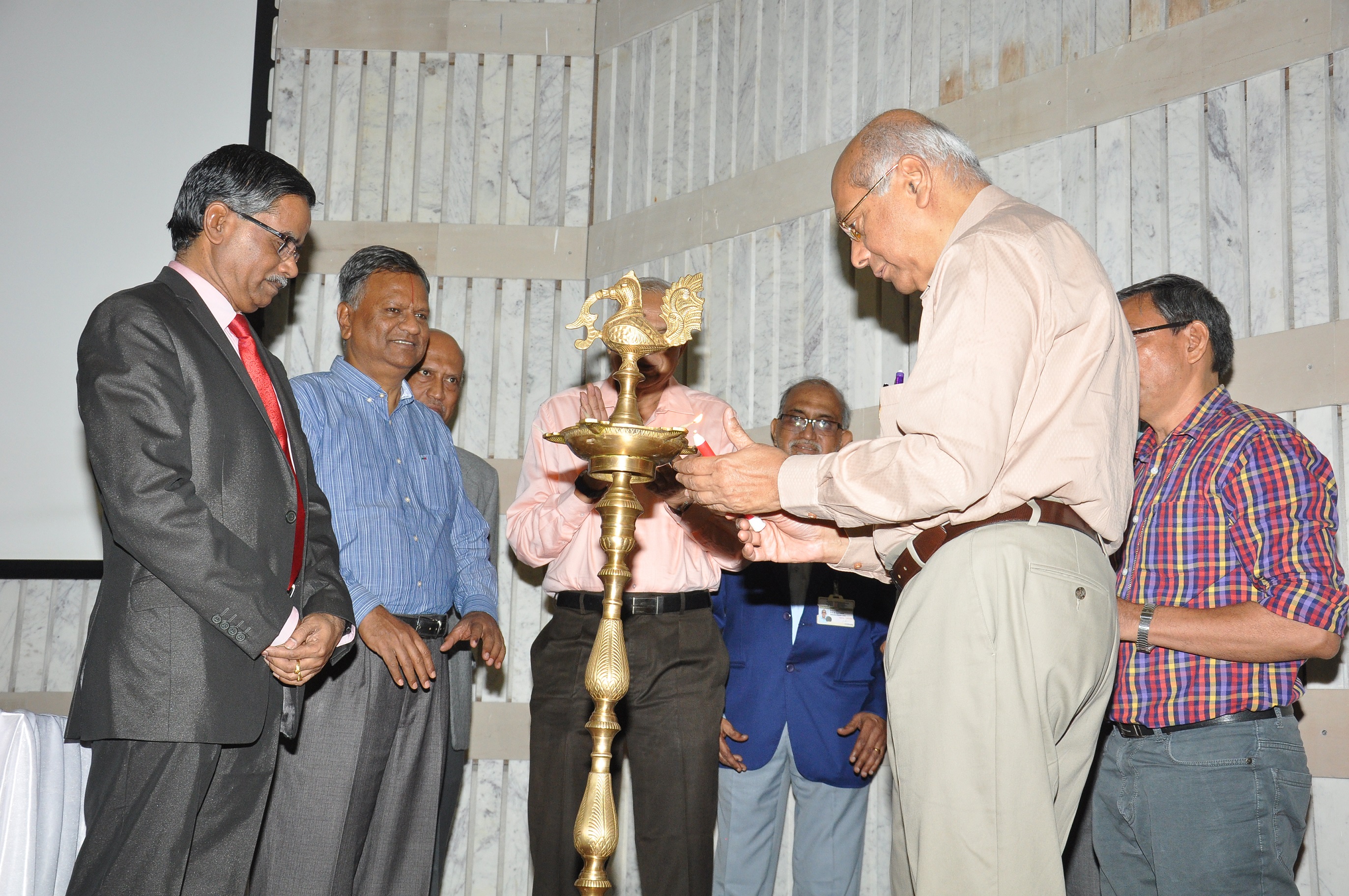 Theme meeting on Non-Nuclear Applications of Deuterium / Heavy Water on 30.04.2019 - Lighting of Lamp