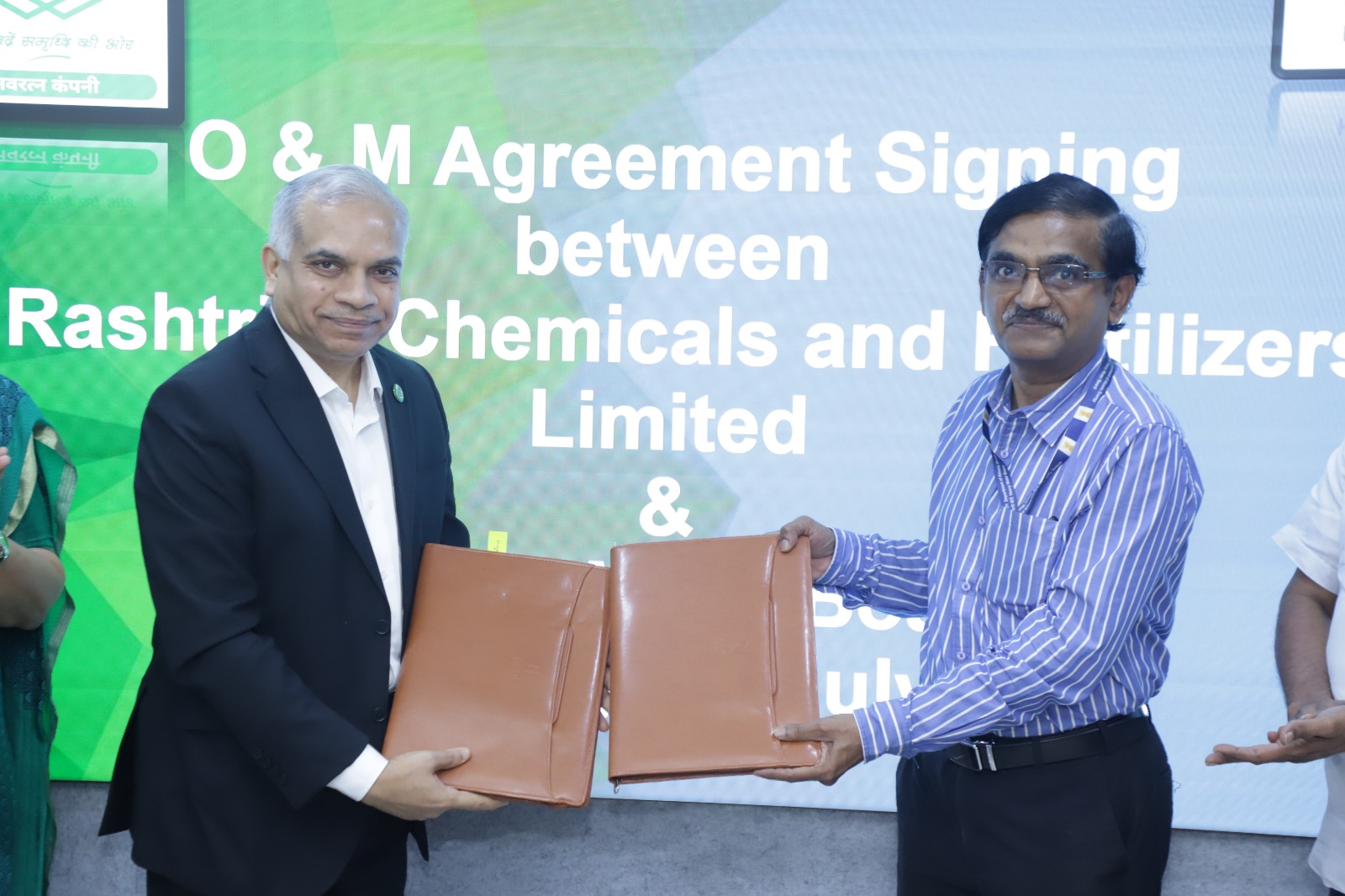 “Operation and Maintenance” Agreement signed between Rashtriya Chemicals & Fertilizes Limited and Heavy Water Board for HWP, Thal for a period of 01.01.2025 to 31.12.2029 on 30.07.2025 at RCF, Chembur.   